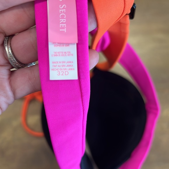 Victoria’s Secret Hottie Halter Padded Bikini Top- Size 32D - Picture 5 of 8